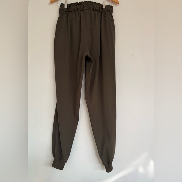 Lululemon Stretch High-Rise Jogger | Size 8 - Picture 6 of 13